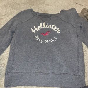 Size small junior girls hollister crew neck